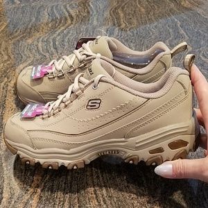 Skechers d'lites size 6 color tan Brand New w/Tags